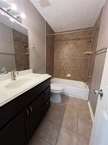 6448 Alisa Lane 601, Houston, TX 77084