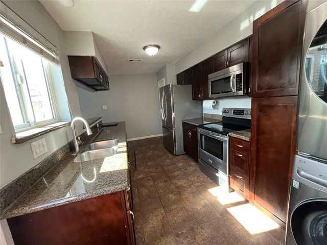 6448 Alisa Lane 601, Houston, TX 77084