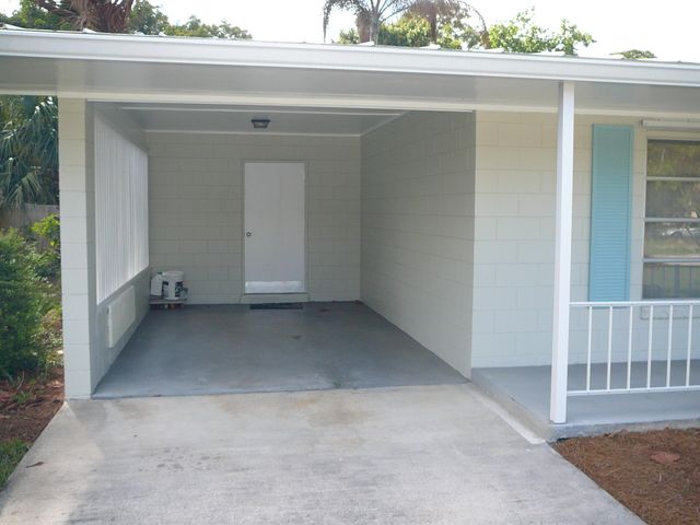 2921 Sherwood Lane, Fort Pierce, FL 34982