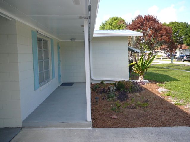 2921 Sherwood Lane, Fort Pierce, FL 34982