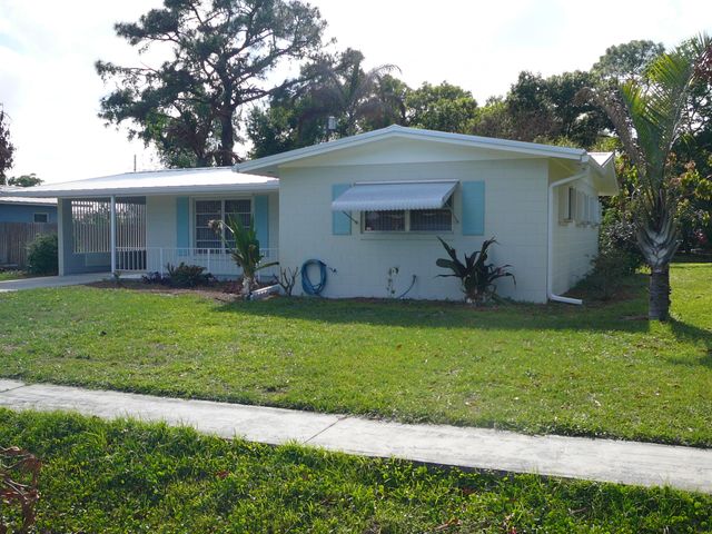2921 Sherwood Lane, Fort Pierce, FL 34982