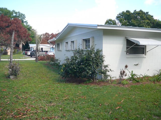 2921 Sherwood Lane, Fort Pierce, FL 34982