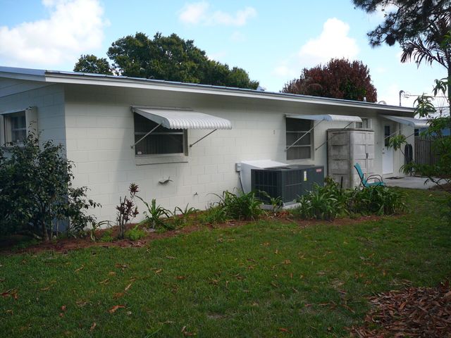 2921 Sherwood Lane, Fort Pierce, FL 34982