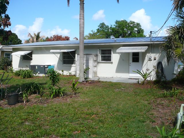 2921 Sherwood Lane, Fort Pierce, FL 34982