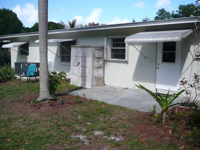 2921 Sherwood Lane, Fort Pierce, FL 34982