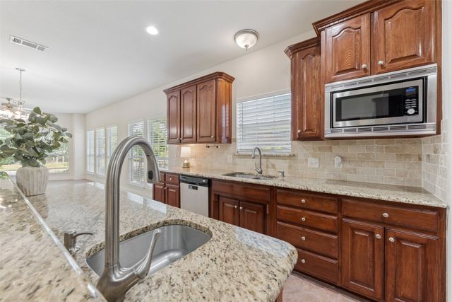 1825 Spinnaker Lane, Azle, TX 76020