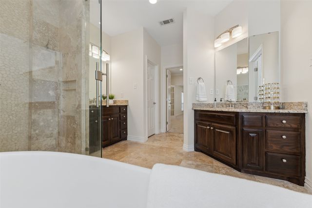 1825 Spinnaker Lane, Azle, TX 76020