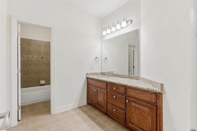 1825 Spinnaker Lane, Azle, TX 76020