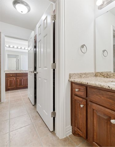 1825 Spinnaker Lane, Azle, TX 76020