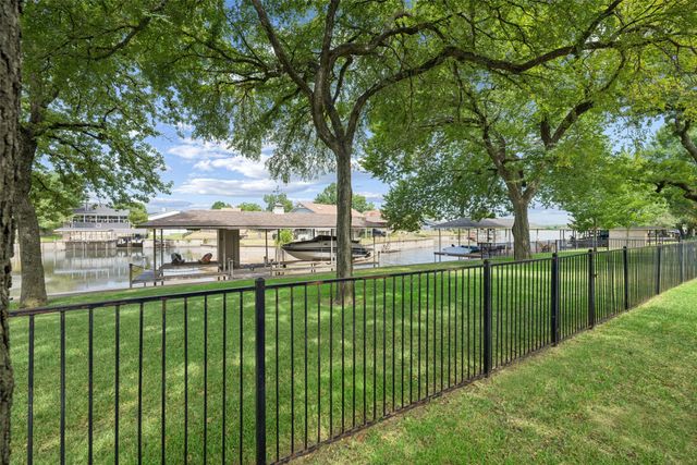 1825 Spinnaker Lane, Azle, TX 76020