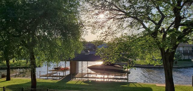 1825 Spinnaker Lane, Azle, TX 76020
