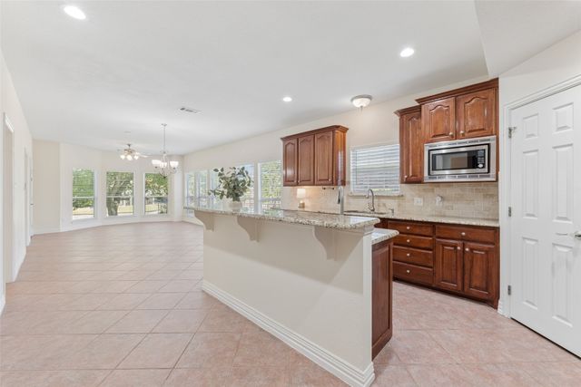 1825 Spinnaker Lane, Azle, TX 76020