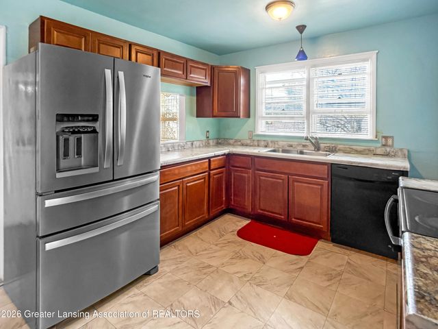 2801 Chatham Road, Lansing, MI 48910