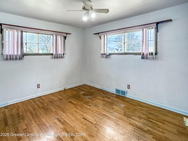 2801 Chatham Road, Lansing, MI 48910