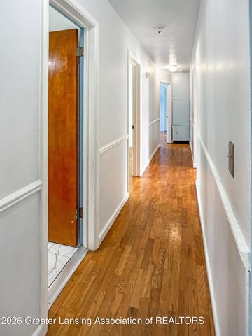 2801 Chatham Road, Lansing, MI 48910