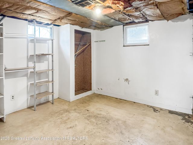 2801 Chatham Road, Lansing, MI 48910