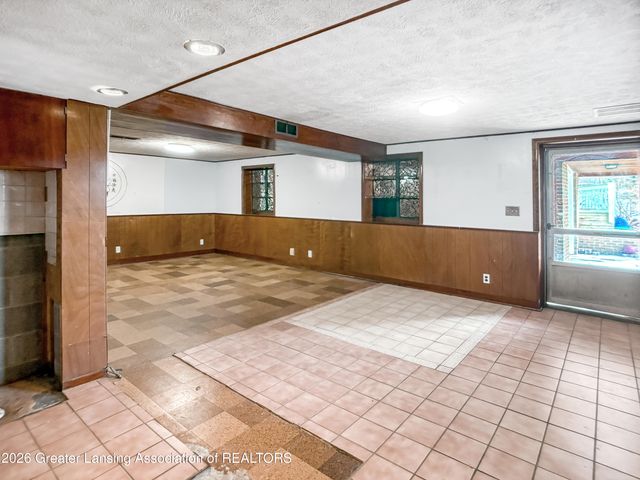 2801 Chatham Road, Lansing, MI 48910