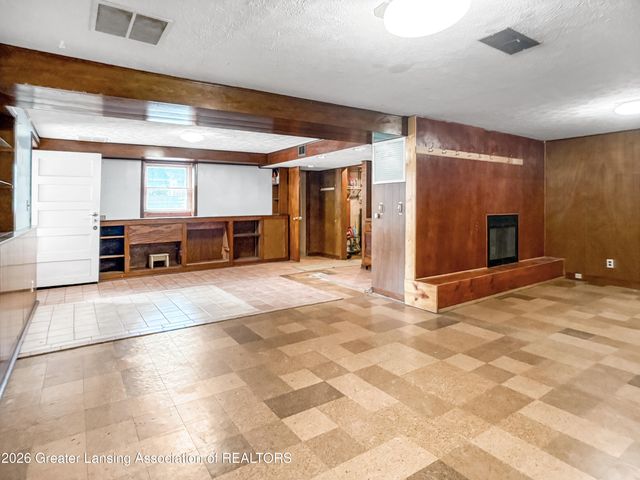 2801 Chatham Road, Lansing, MI 48910