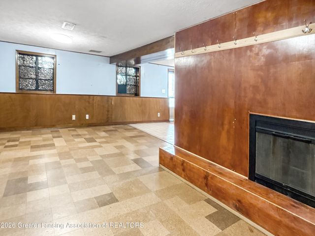 2801 Chatham Road, Lansing, MI 48910