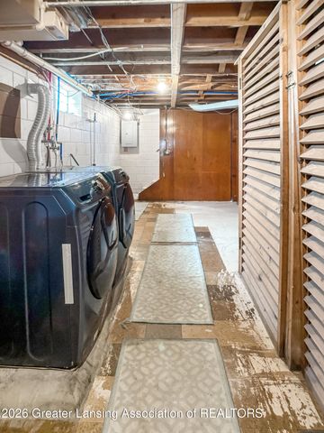 2801 Chatham Road, Lansing, MI 48910