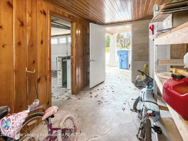 2801 Chatham Road, Lansing, MI 48910