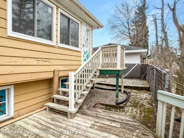 2801 Chatham Road, Lansing, MI 48910