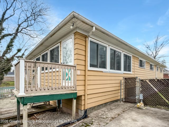 2801 Chatham Road, Lansing, MI 48910