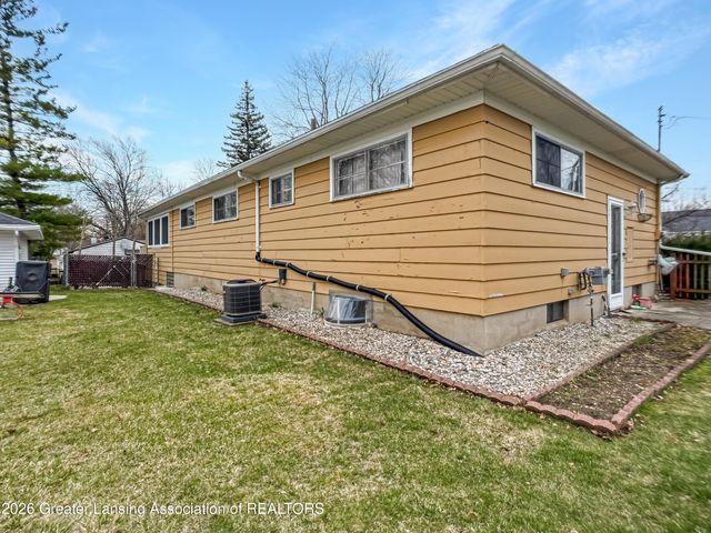2801 Chatham Road, Lansing, MI 48910
