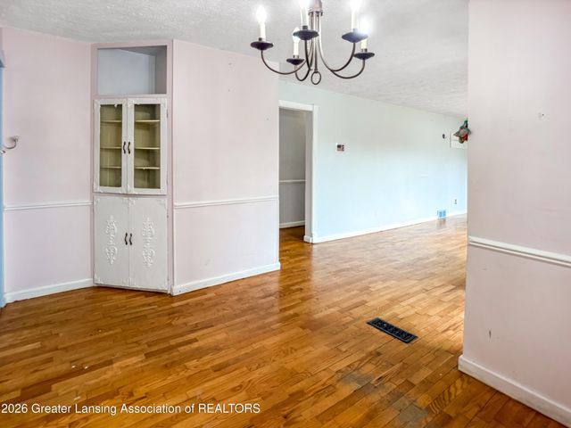 2801 Chatham Road, Lansing, MI 48910