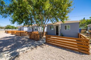 2425 W TURNEY Avenue, Phoenix, AZ 85015