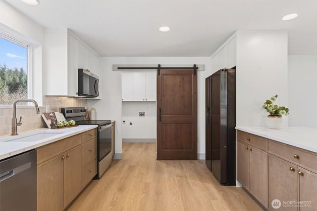 7 Sun Crest Lane, Cathlamet, WA 98612