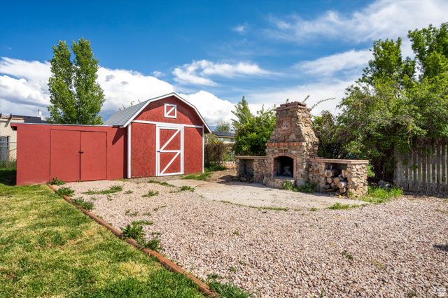 846 S 1425 W, Clearfield, UT 84015