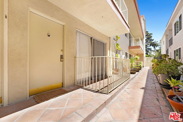 1044 9th Street 3, Santa Monica, CA 90403
