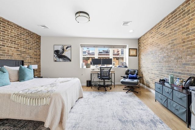 159 Salem 4, Boston, MA 02113