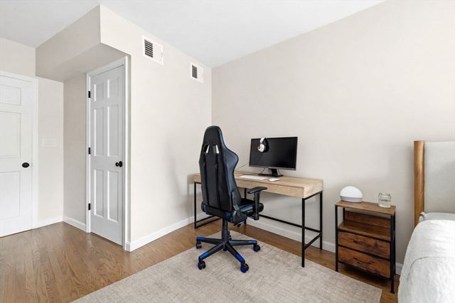 159 Salem 4, Boston, MA 02113