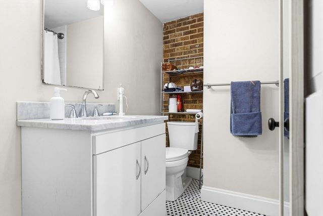 159 Salem 4, Boston, MA 02113