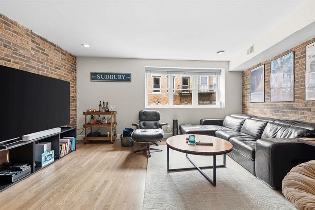 159 Salem 4, Boston, MA 02113