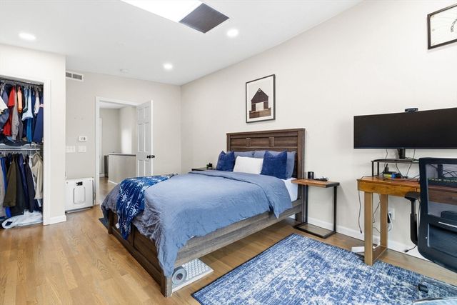 159 Salem 4, Boston, MA 02113