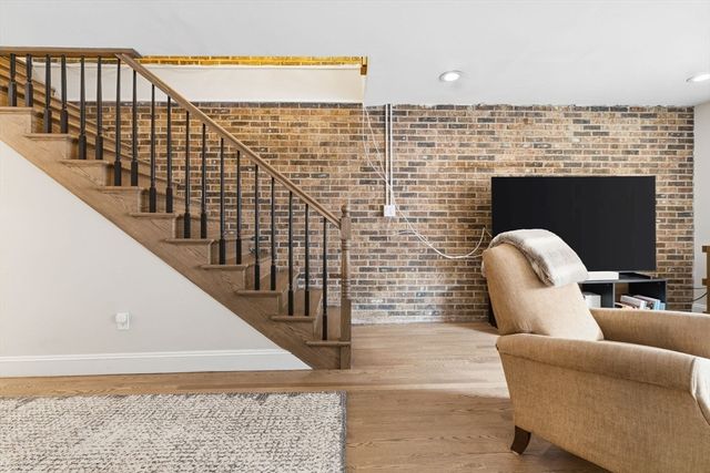 159 Salem 4, Boston, MA 02113