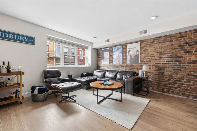 159 Salem 4, Boston, MA 02113