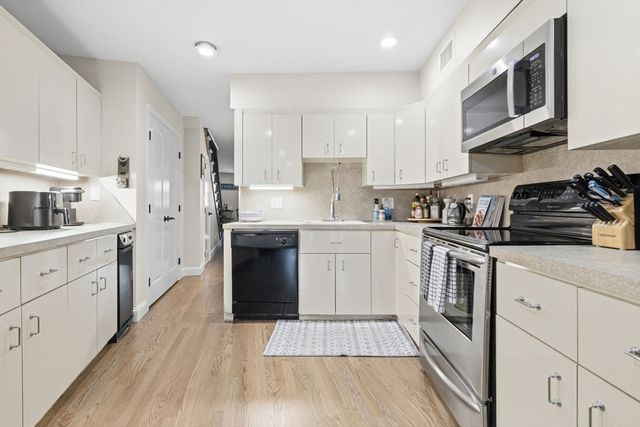 159 Salem 4, Boston, MA 02113