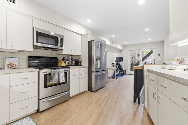 159 Salem 4, Boston, MA 02113