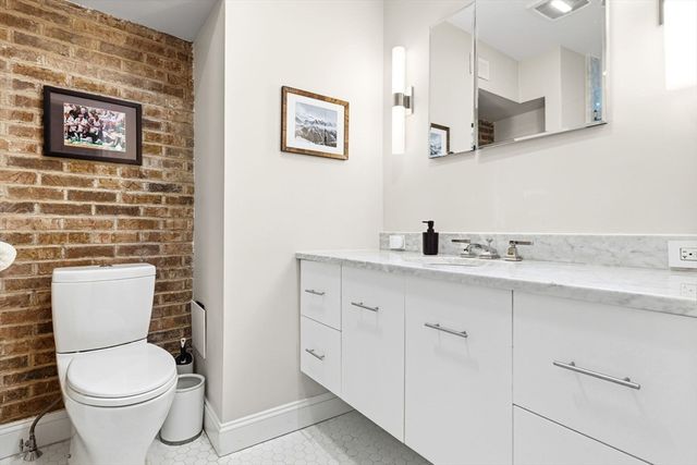 159 Salem 4, Boston, MA 02113