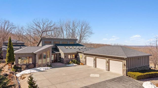 N6241 County Road W, Portage, WI 53901