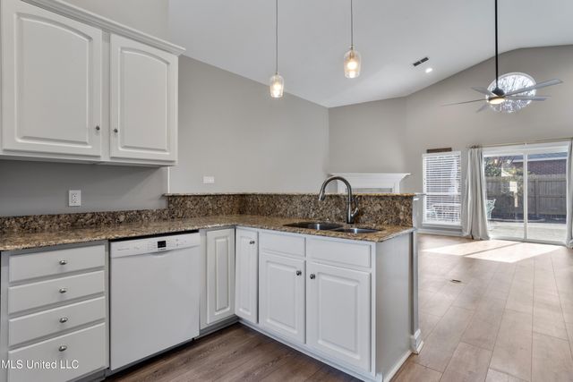 2559 Rue Palafox, Biloxi, MS 39531