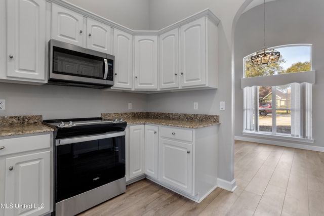 2559 Rue Palafox, Biloxi, MS 39531