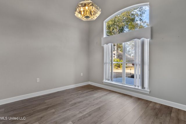 2559 Rue Palafox, Biloxi, MS 39531