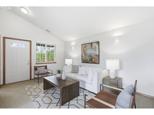 8702 Ne GLISAN St, Portland, OR 97220