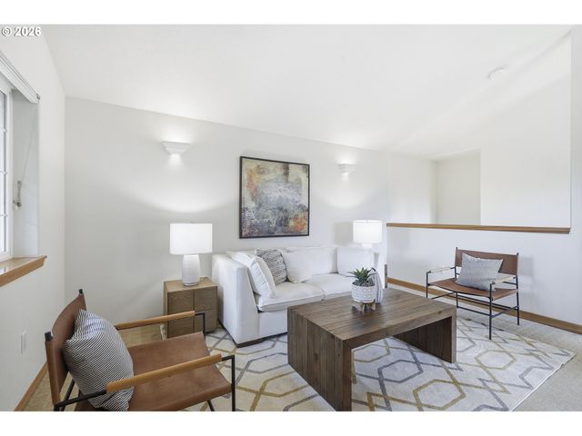 8702 Ne GLISAN St, Portland, OR 97220