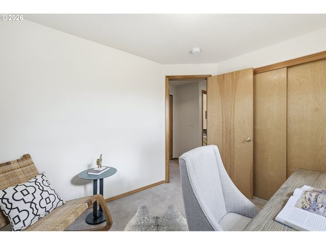 8702 Ne GLISAN St, Portland, OR 97220